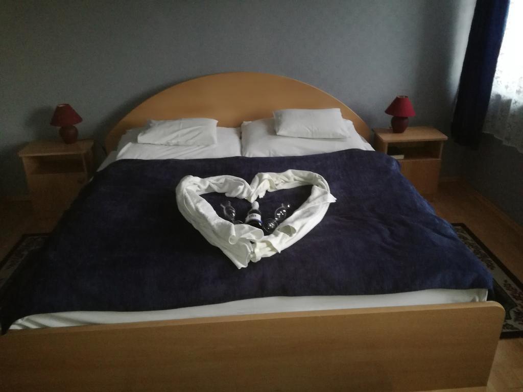 Hotel Arany Trofea Eger Buitenkant foto