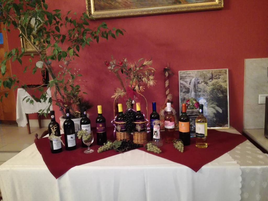 Hotel Arany Trofea Eger Buitenkant foto