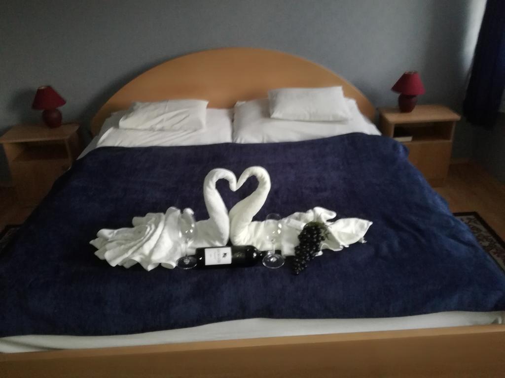 Hotel Arany Trofea Eger Buitenkant foto