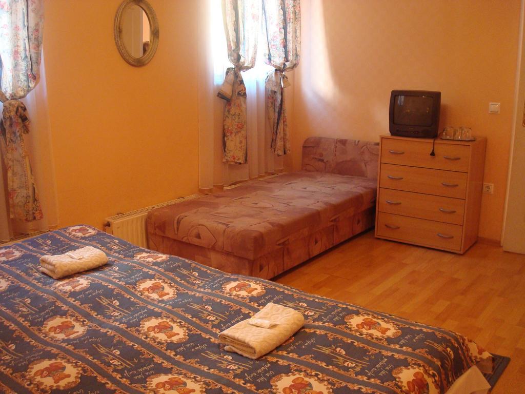 Hotel Arany Trofea Eger Buitenkant foto