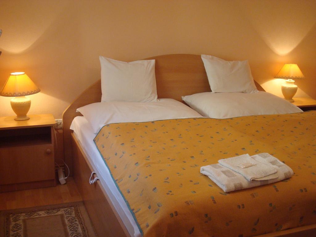 Hotel Arany Trofea Eger Buitenkant foto